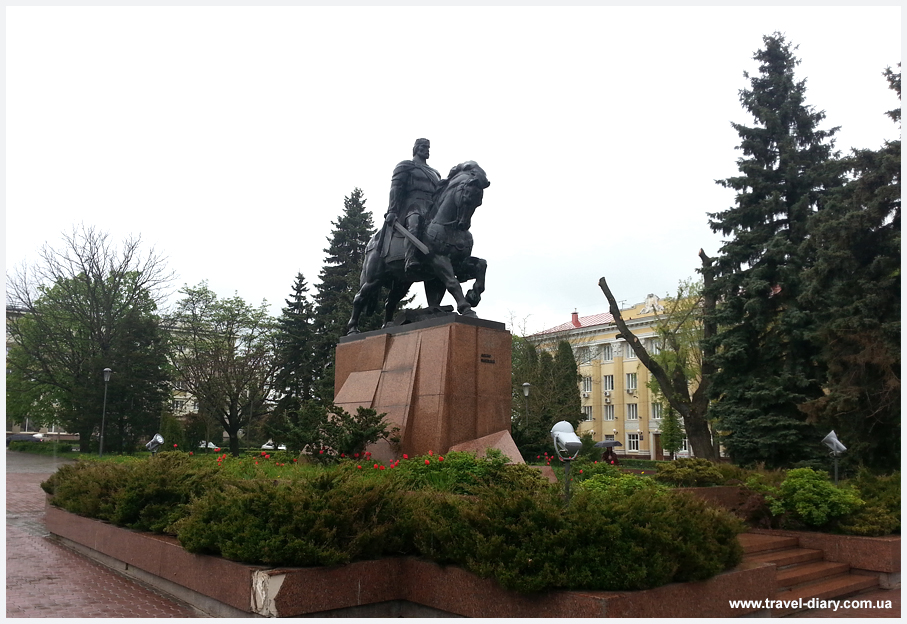 Памятник Данилу Тернополь фото
