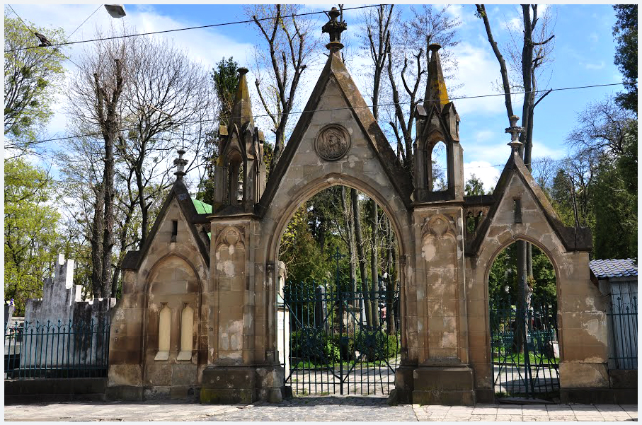 Лычаковское кладбище Львов фото