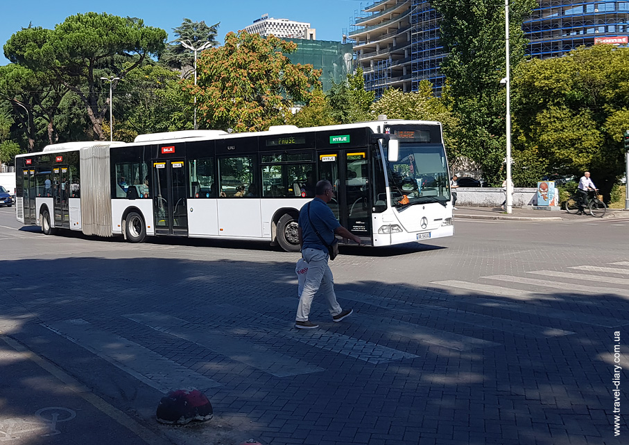 общественный транспорт Албании